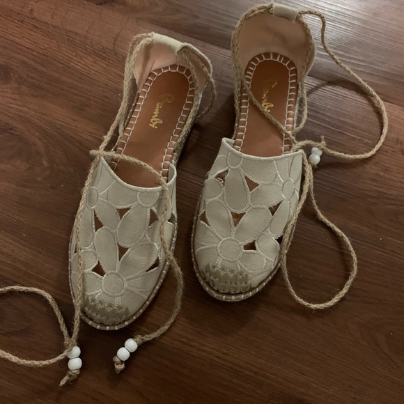 Lace up sandals - Picture 2 of 11